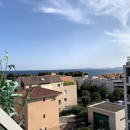 Апартаменты Saint-raphael *