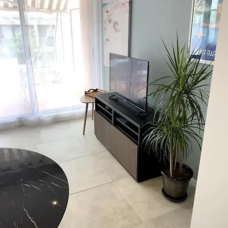 Saint-raphael Апартаменты *